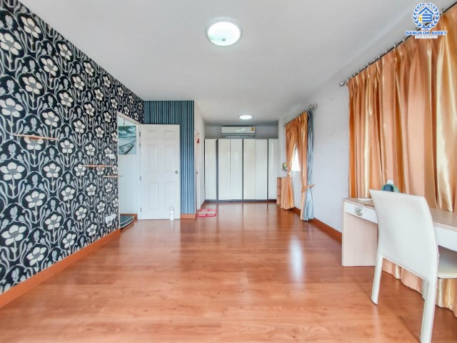 *****บ้านเดี่ยวมือสองย่านนนทบุรี ม.คุณาภัทร3 บ้านกล้วย-ไทรน้อย เนื้อที่กว้างขวางถึง 52.5 ตร.ว. ฟังก์ชันจัดเต็ม 4 ห้องนอน 3 ห้องน้ำ 2 ที่จอดรถ แถมฟรี! 4 เครื่องปรับอากาศ บนทำเลแห่งการเดินทาง ใกล้รถไฟฟ้าสายมีม่วง "สถานีคลองบางไผ่" และทางด่วน "ศรีรัช" ราคาคุ้มสุดในย่าน!